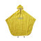 Les femmes jaunes imperméables faites sur commande de polyester vont à vélo le poncho de pluie